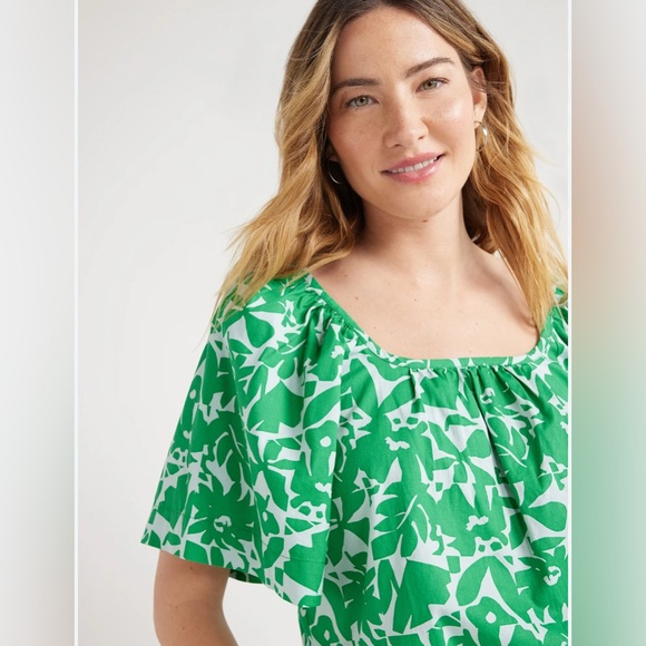 Never worn Green Floral Women's Top size Medium Free Assembly wide sleeves - Picture 2 of 7